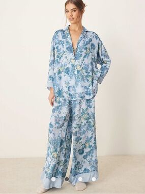 Free People Dreamy Days Floral Printed Satin Pajama Set In Light Blue Size Large